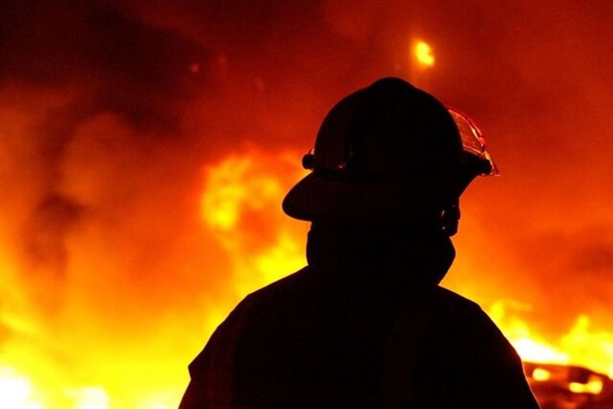 مصدومیت ۴۸ نفر در آتش سوزی یک مجتمع مسکونی ۲۰۰ واحدی