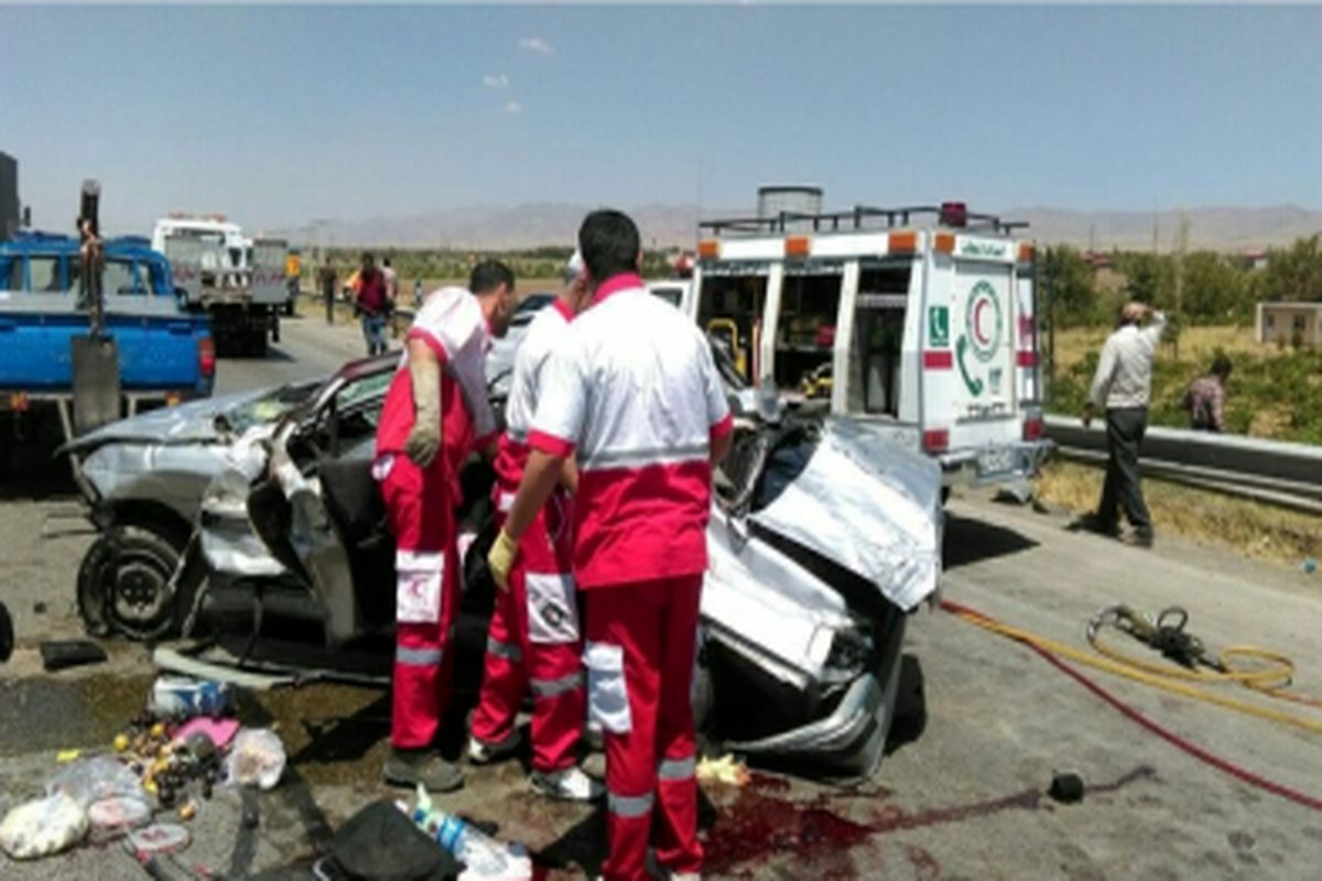 انحراف به چپ راننده سواری پارس منجر به مرگ پنج نفر شد