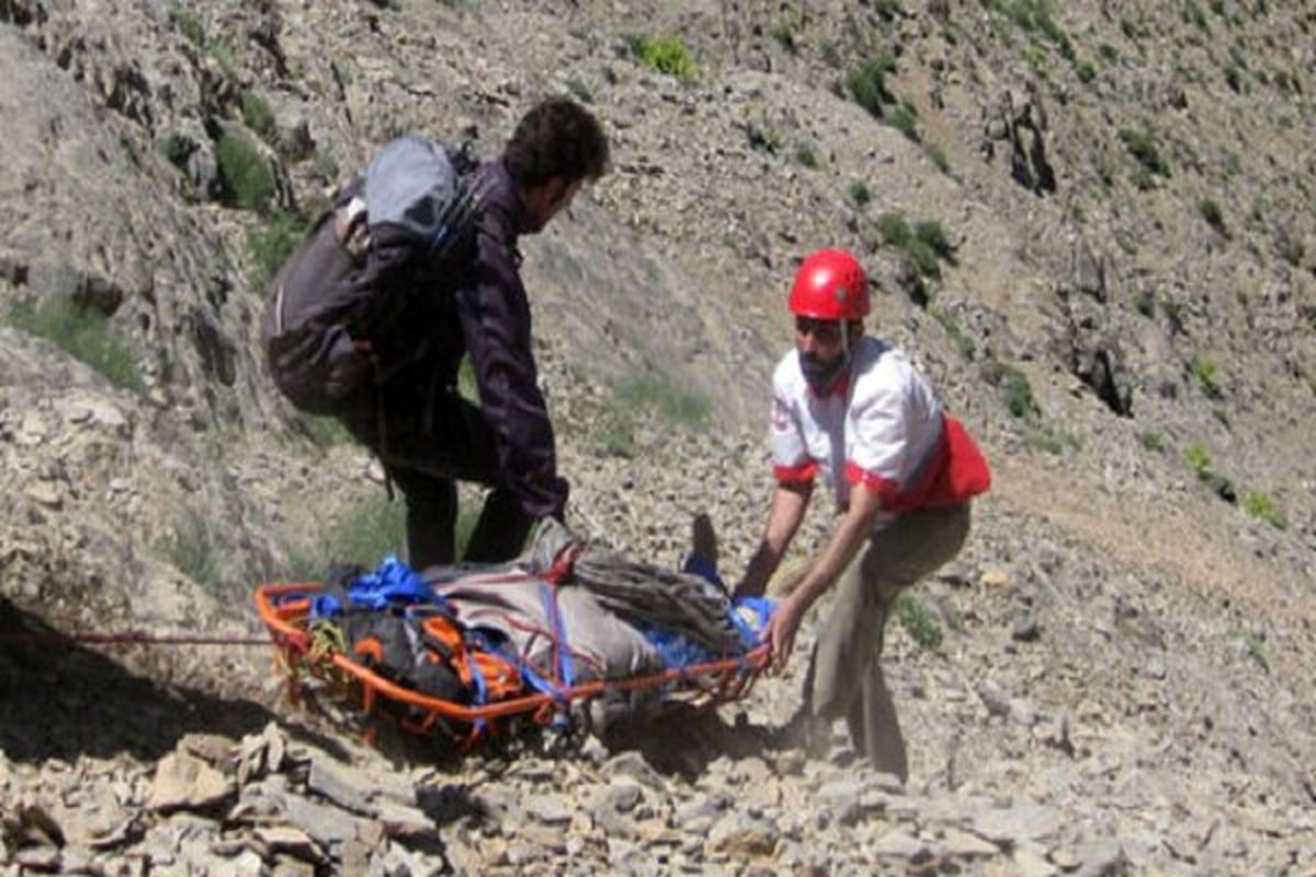 نجات چوپان گیر افتاده در ارتفاعات چاویز