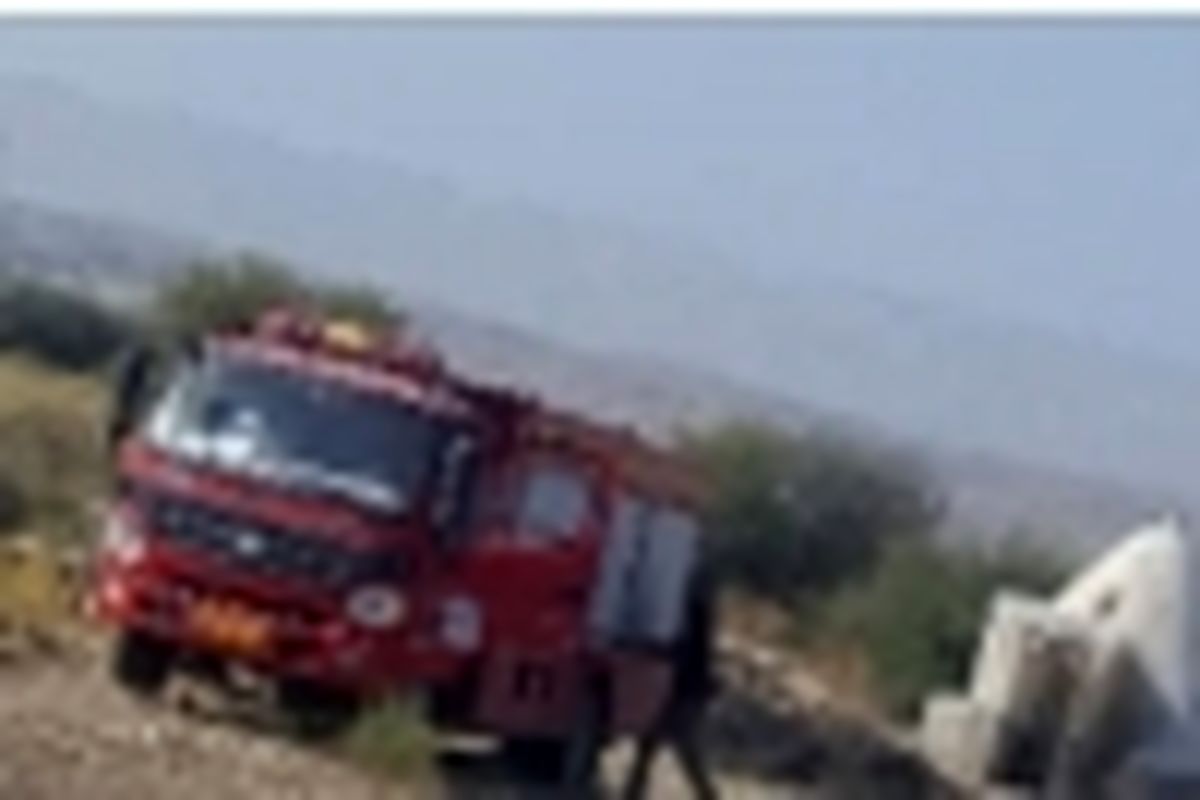 مهار آتش سوزی در منطقه پدل بندرلنگه