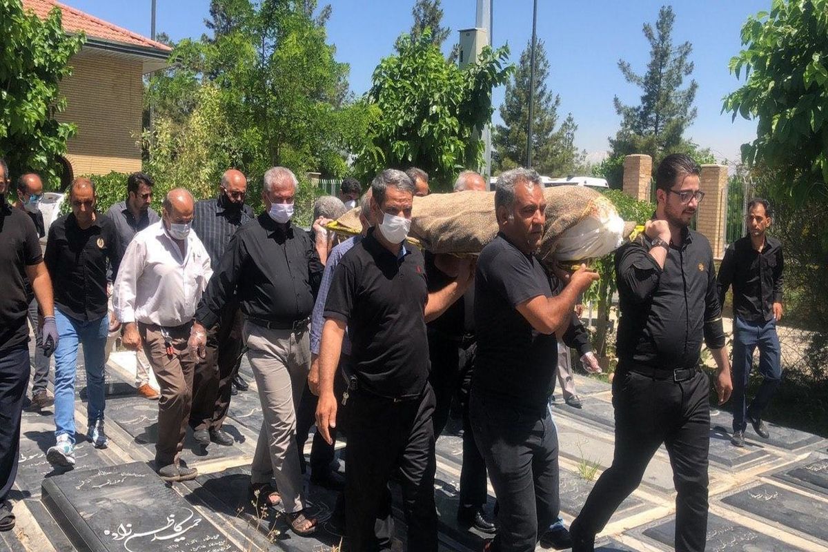 مراسم خاکسپاری پیشکسوت مطبوعات برگزار شد