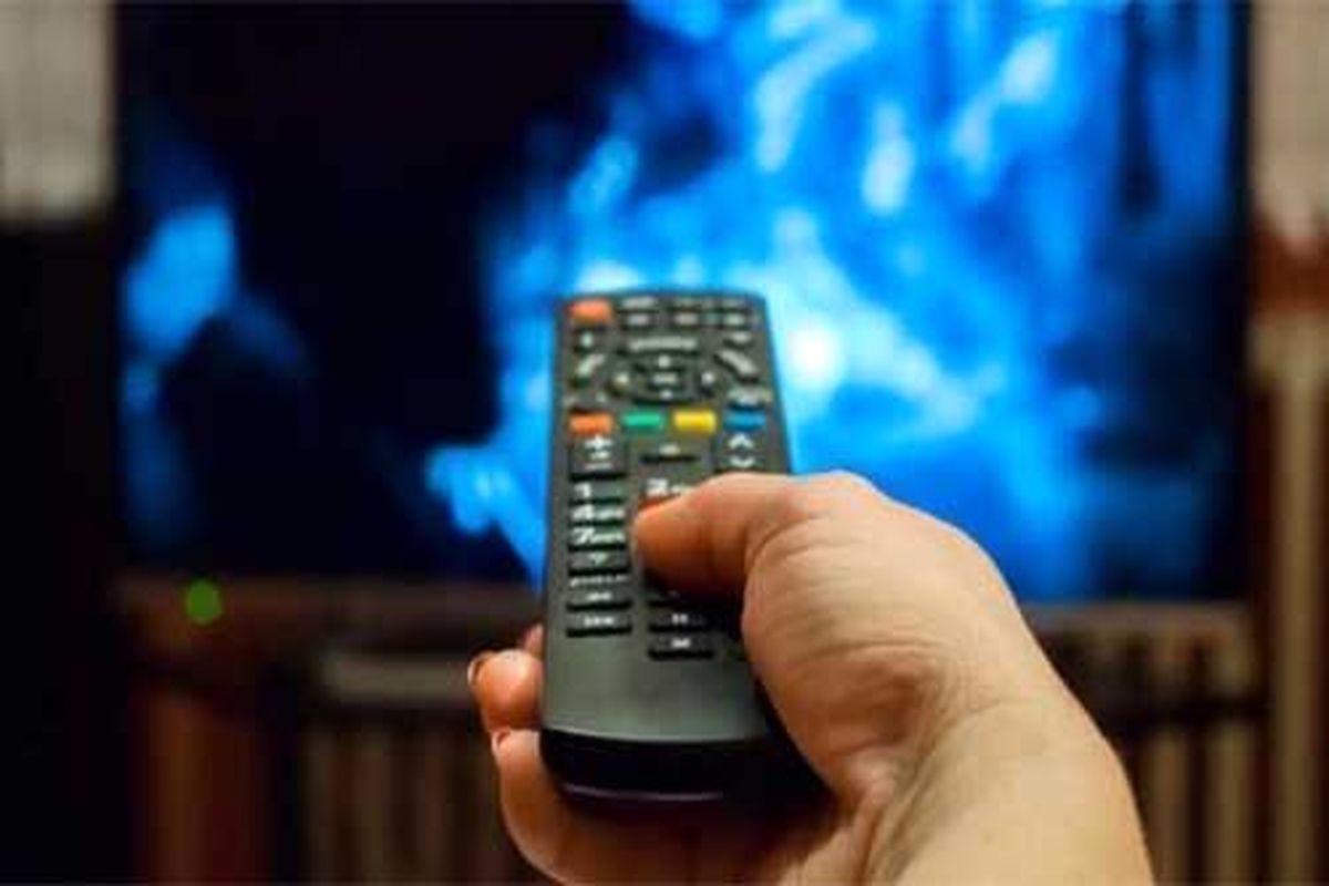 تلویزیون هیچ نشانی از شرایط بحرانی کرونایی ندارد