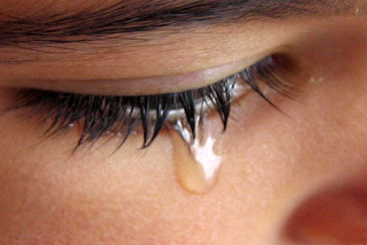 چرا پس از گریه سردرد می‌گیریم؟