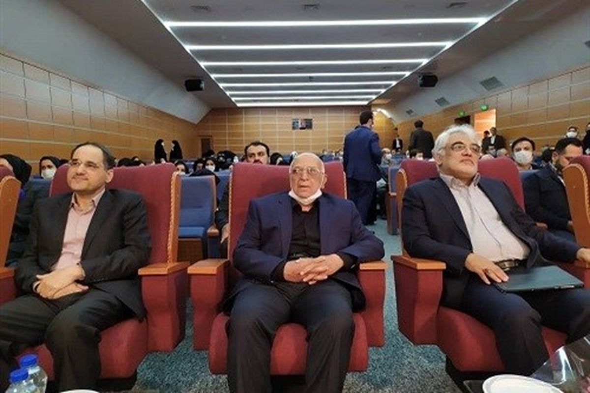 مراسم تکریم و معارفه سرپرست دانشگاه علوم پزشکی آزاد اسلامی تهران برگزار شد