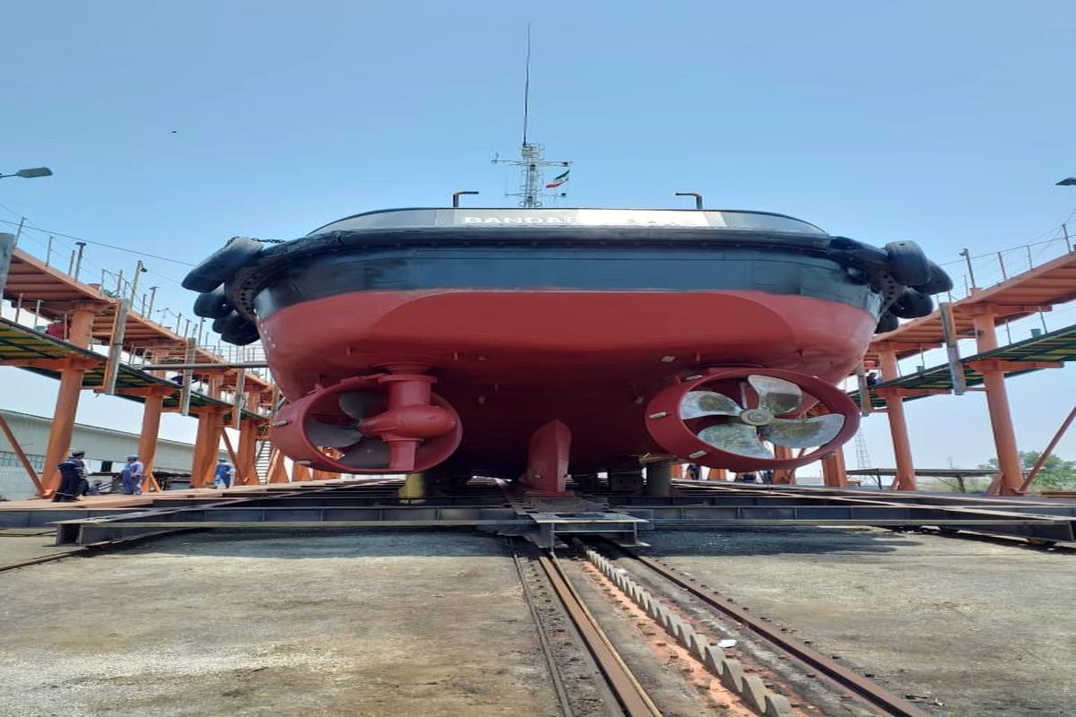 تعمیرات پروانه سیستم رانش یدک کش در بندر شهید رجایی