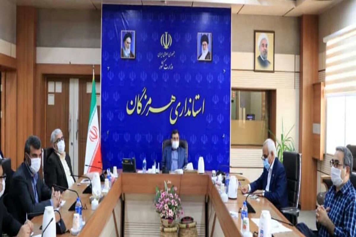 استفاده از ماسک اجباری است