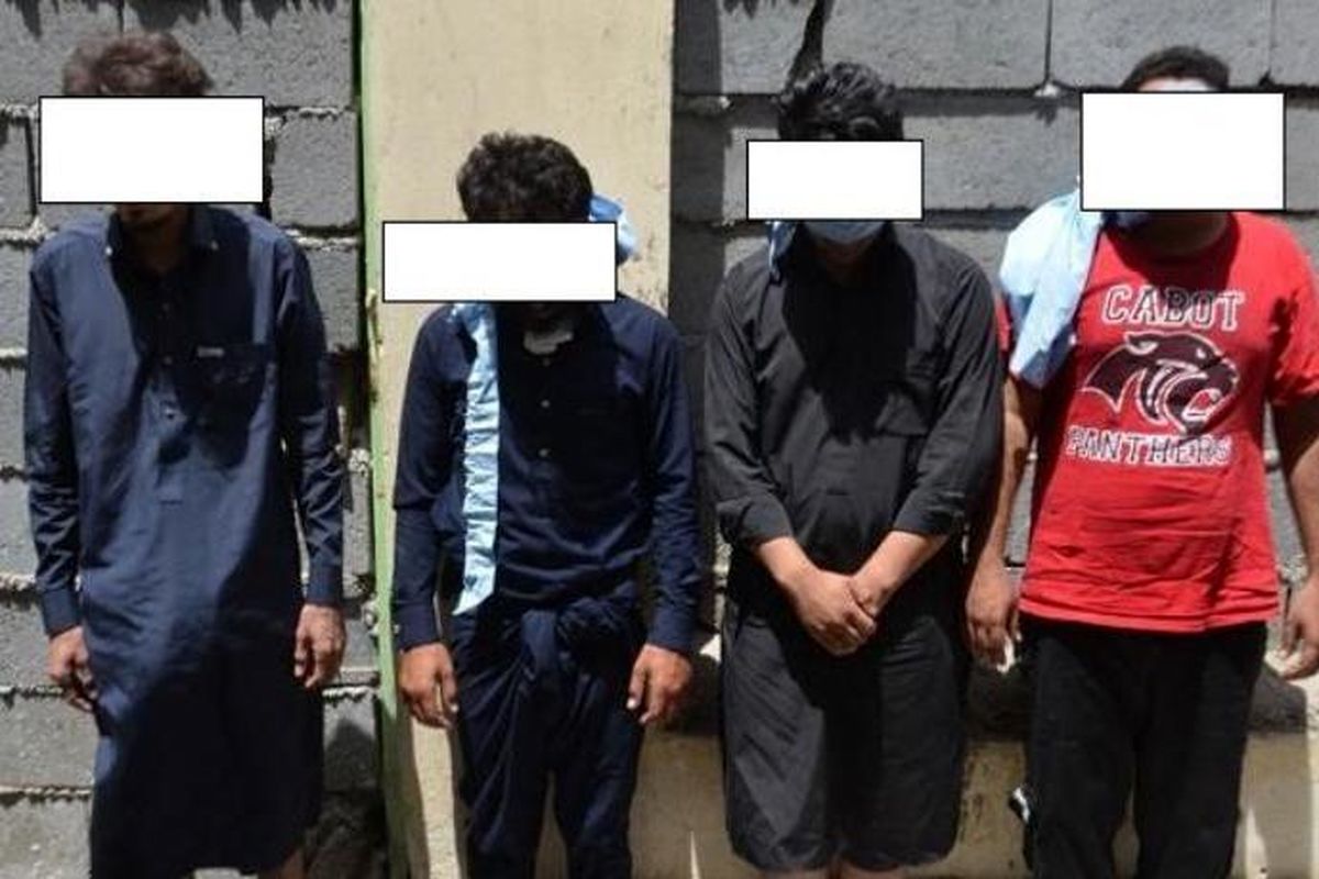 دستگیری ۴ زورگیر حرفه ای در زاهدان