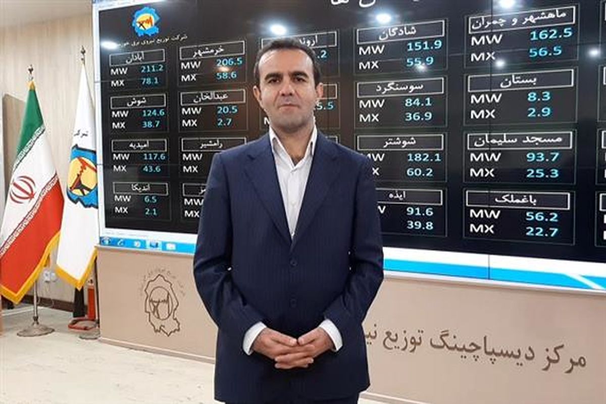 خدمت جهادی ۲۵ گروه خط گرم بدون اعمال خاموشی در شبکه برق خوزستان/عیب یابی یک هزار ۸۲۸ مورد عیب شبکه در ۵ شهرستان