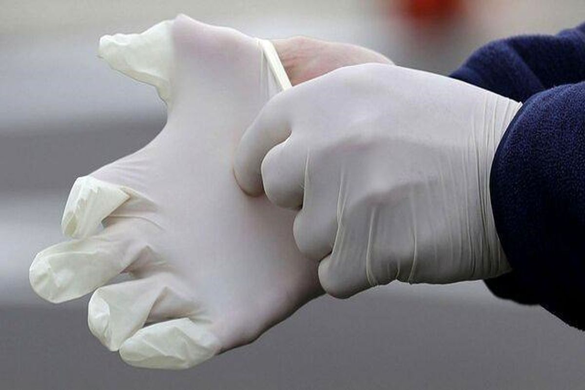 آیا واقعا پوشیدن دستکش مانع انتقال ویروس کرونا می‌شود؟