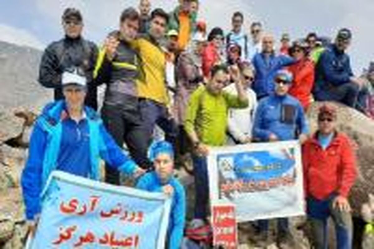 کوهنوردان شهرستان پارس آباد به قله ۳۹۷۵ متری جنوار داغی از رشته کوههای سبلان صعود کردند