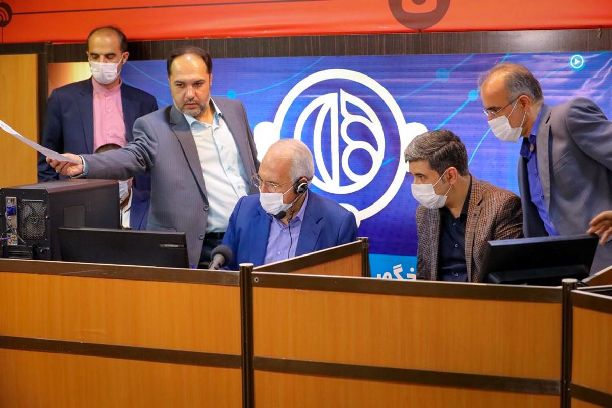 پاسخگویی ۴ ساعته تلفنی شهردار به شهروندان از طریق اداره ارتباطات مردمی و سامانه ۱۳۷/  شهردار اصفهان ۴ ساعت به تماس شهروندان پاسخ داد