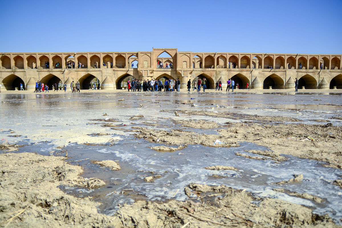 کسری مخزن آب استان اصفهان سالیانه ۴۰۸ میلیون متر مکعب است