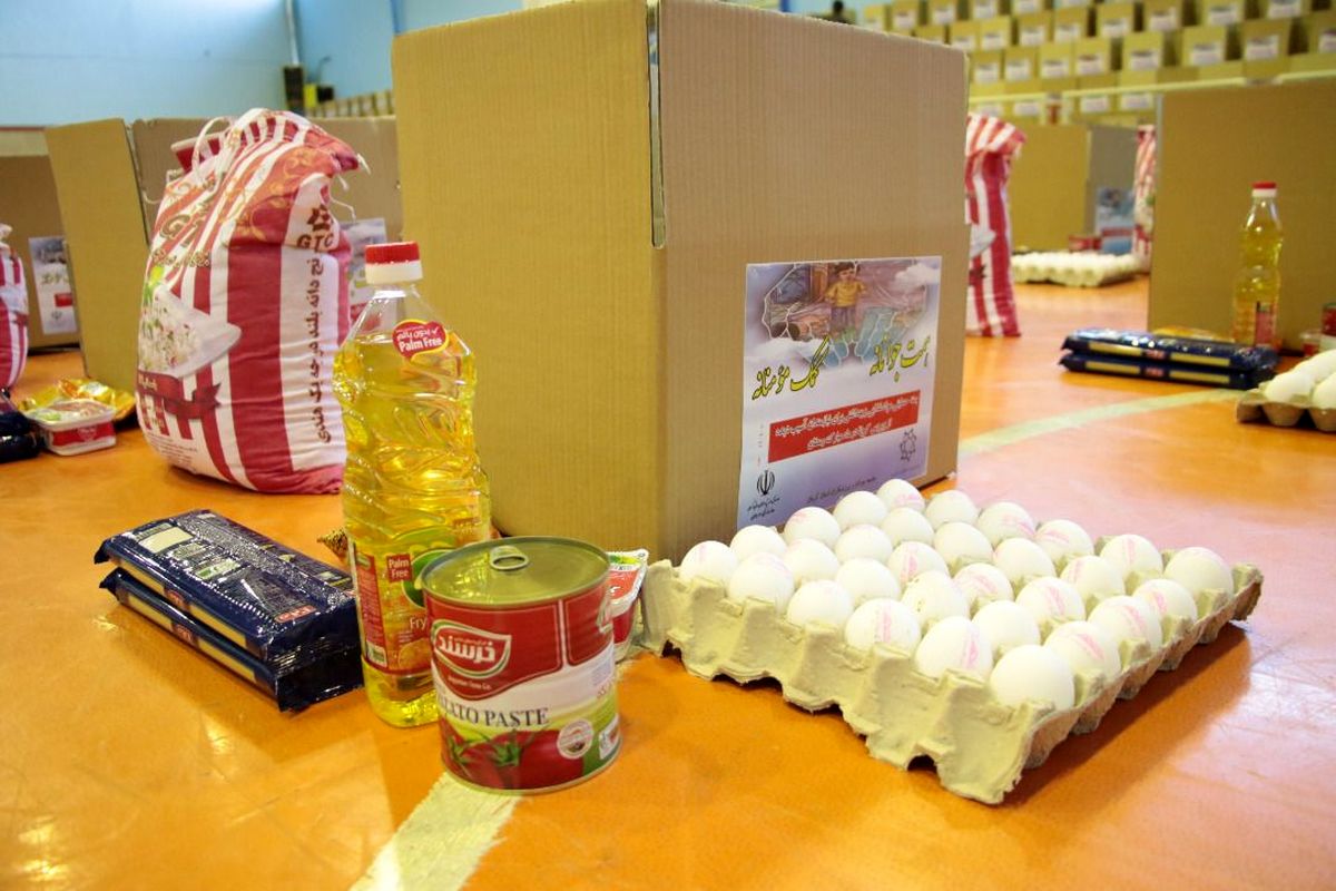 توزیع ۱۲۰ هزار بسته غذایی بین آسیب‌دیدگان از کرونا در آذربایجان‌غربی