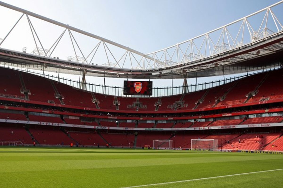 قرارداد ستاره قرمزپوش تمدید شد+ عکس