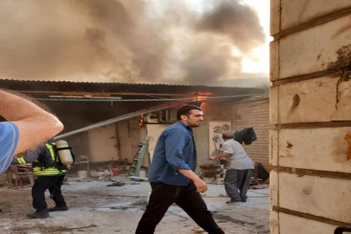 روز پر حادثه اهواز /تلاش آتش نشانان برای مهار ۶ آتش سوزی مسکونی
