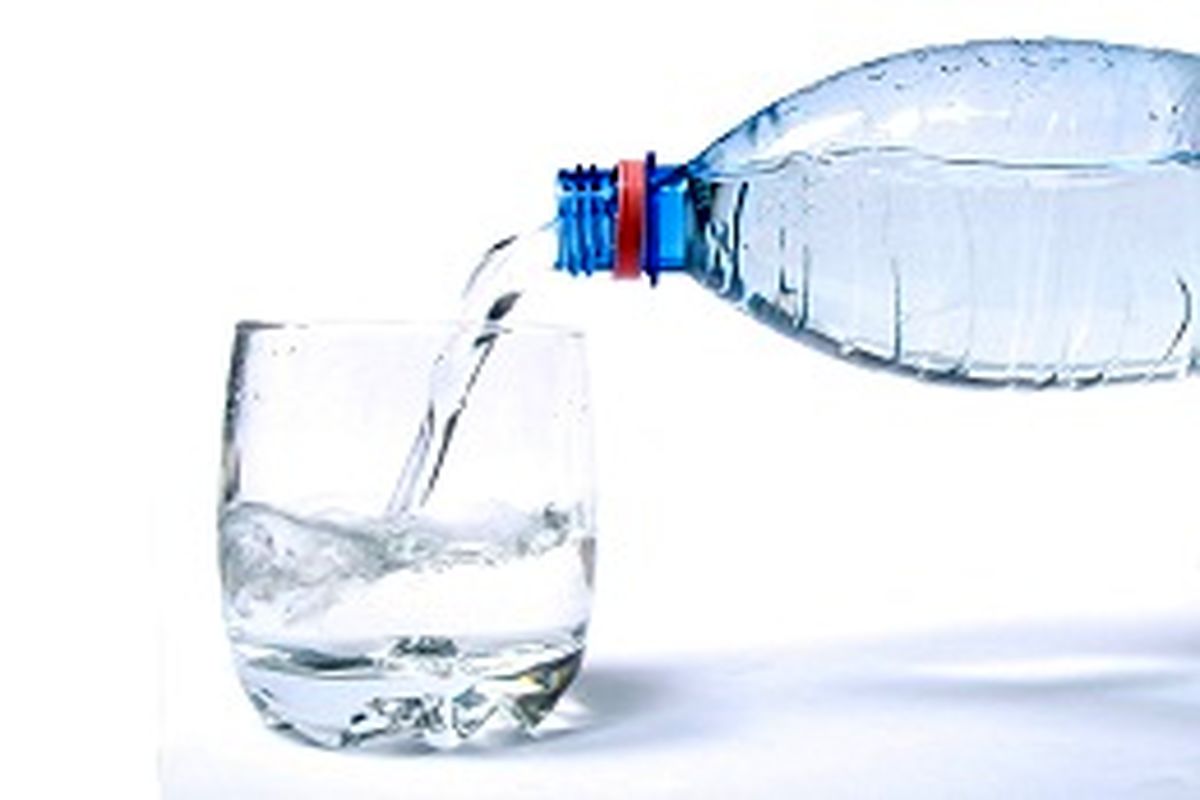 آیا بطری آب معدنی برای سلامتی مضر است؟