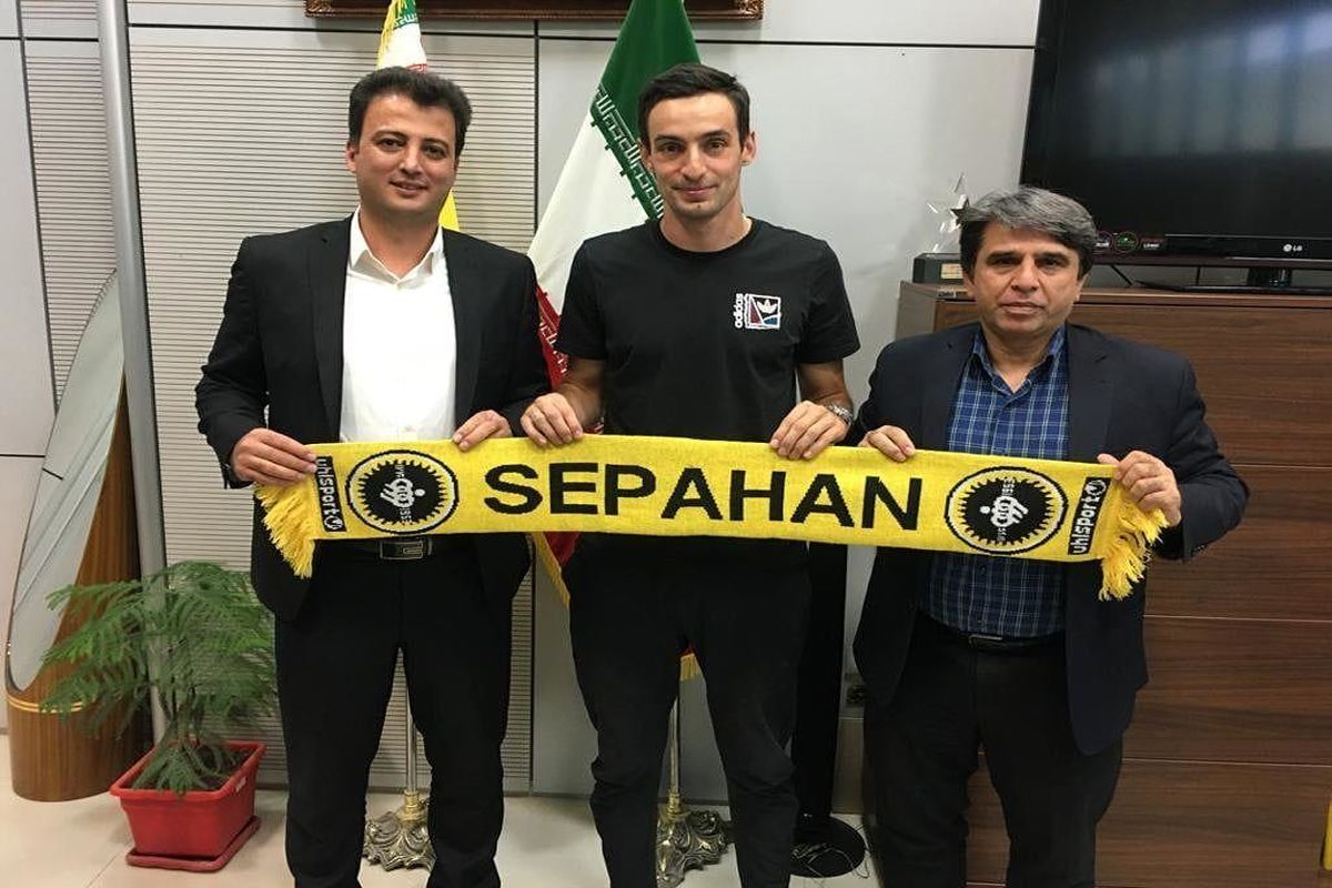 قرارداد ستاره سپاهان تمدید شد