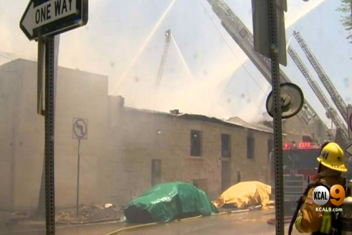 وقوع آتش سوزی در یک مرکز تجاری