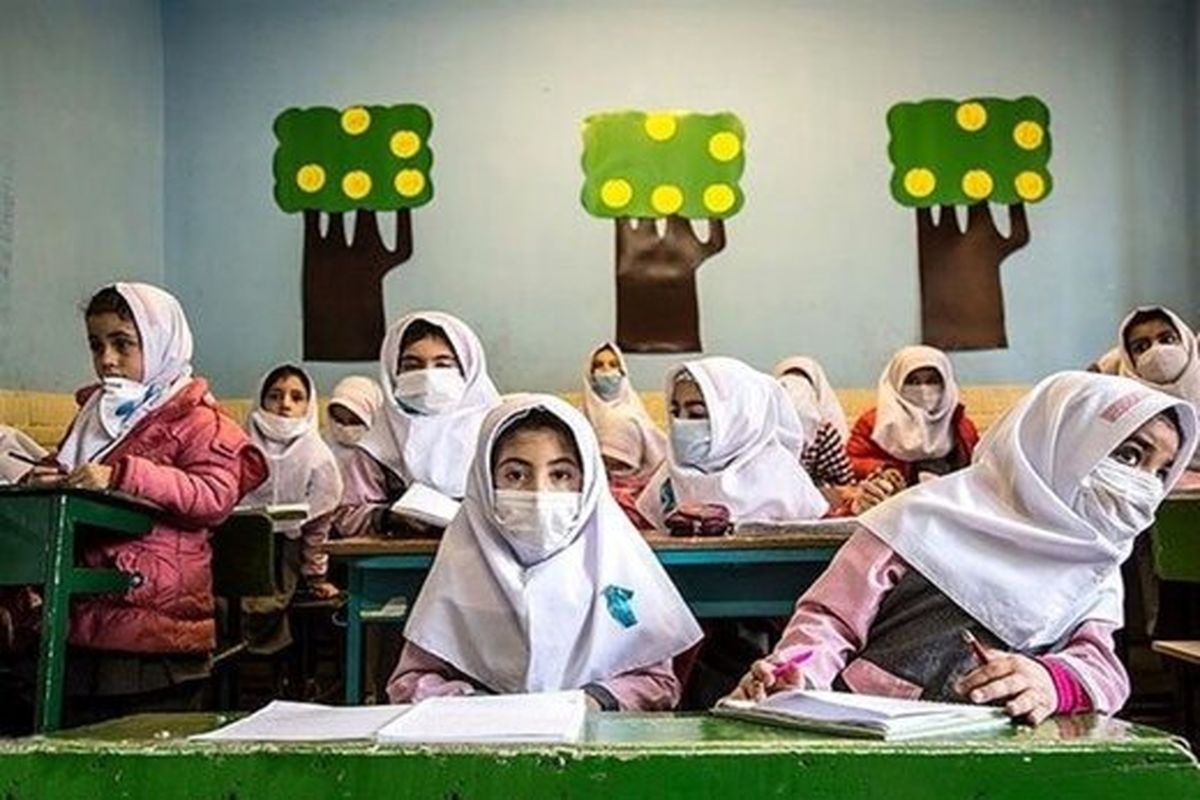 نهادینه شدن تمهیدات زندگی با کرونا در آموزش و پرورش اصفهان/ مدیران مدارس دولتی حق دریافت وجه از والدین را ندارند