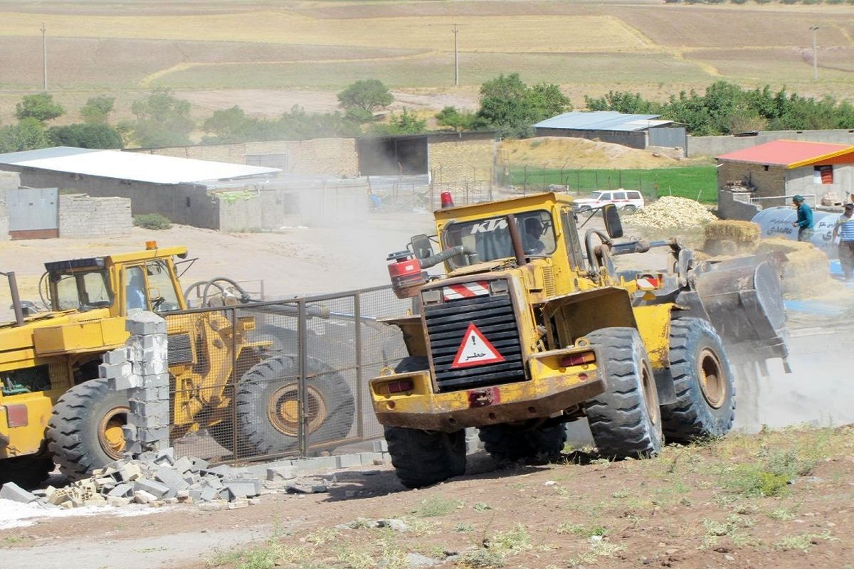 تخریب ۹۲ بنای غیر مجاز در قزوین