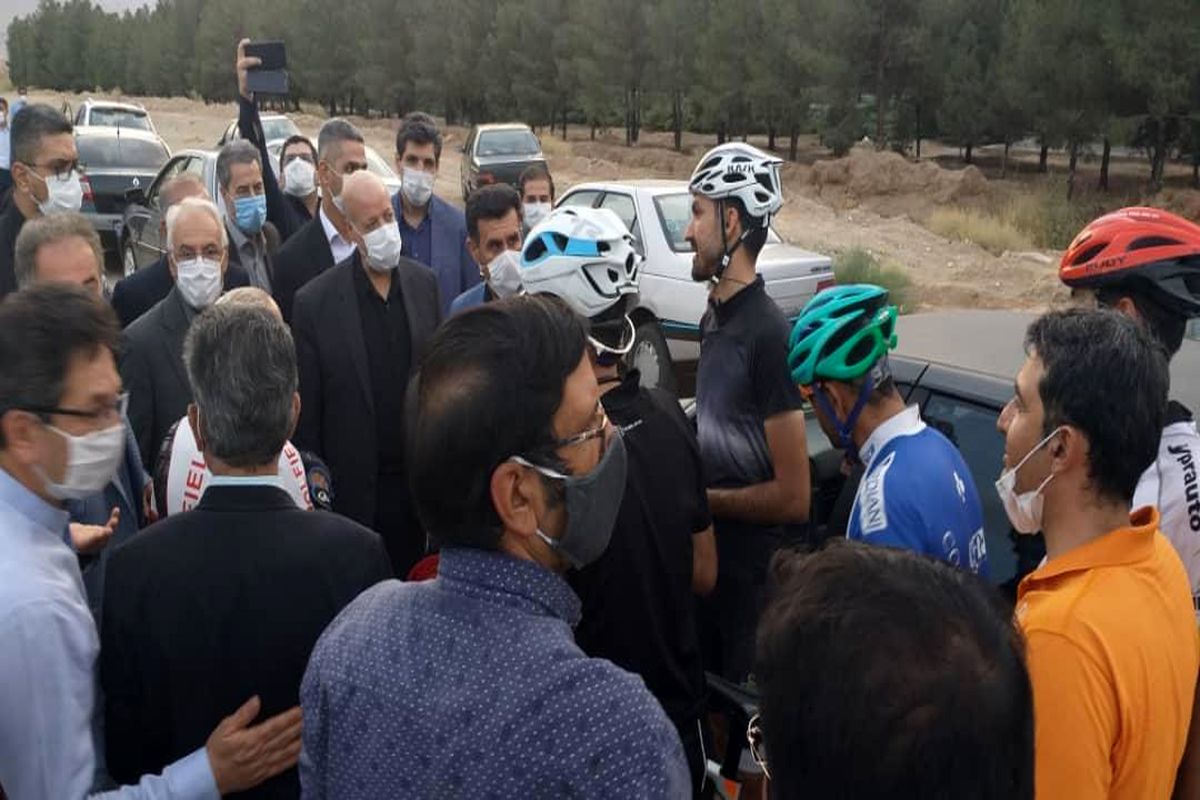 توییت استانداراصفهان در ارتباط با ایجاد جاده ایمن دوچرخه سواری در اصفهان
