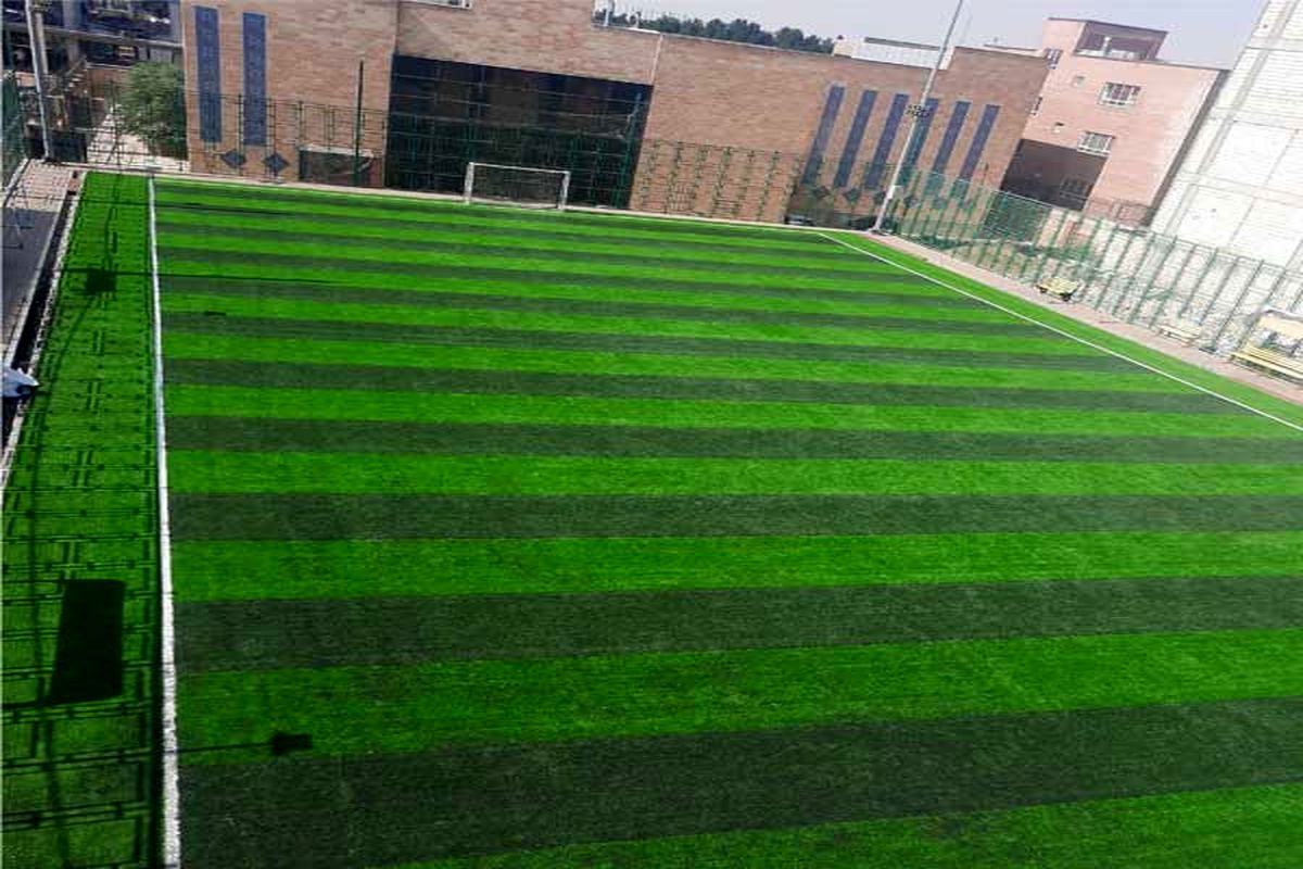تعویض چمن مصنوعی زمین فوتبال کاووسیه