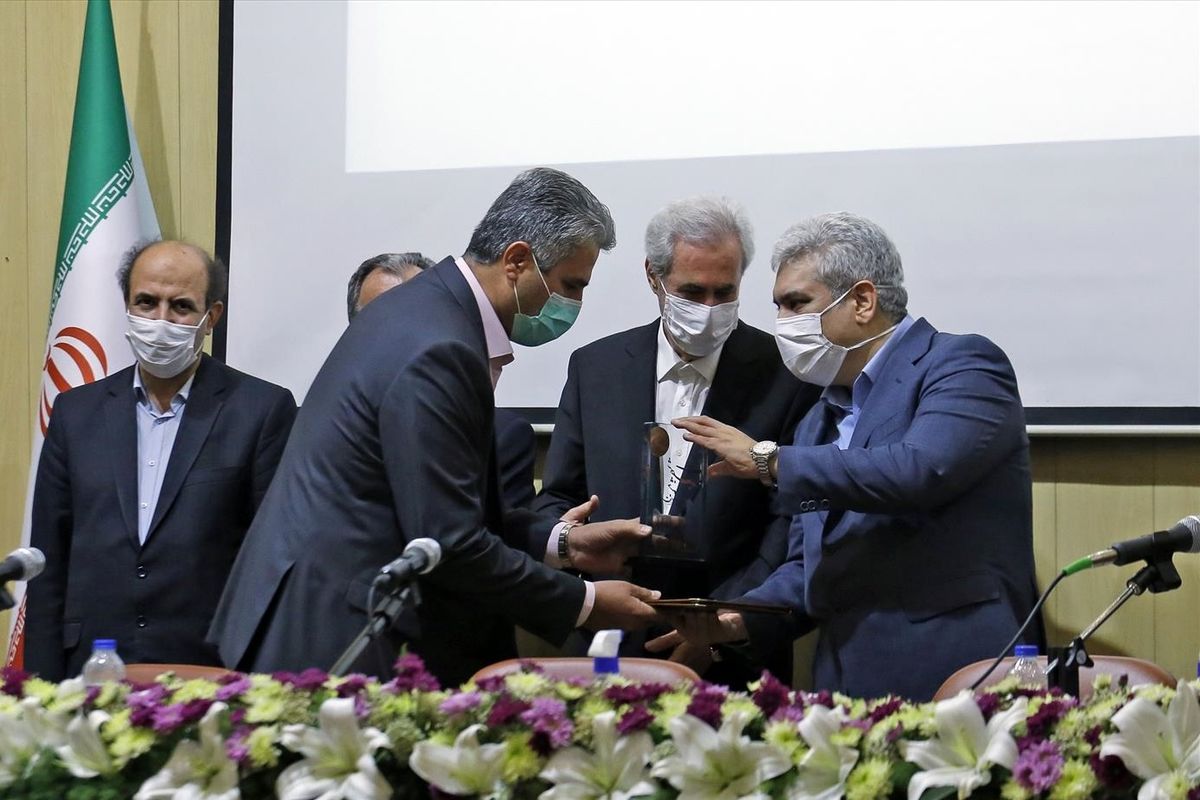 معرفی برگزیدگان جشنواره شهید رجایی/ ۱۲ دستگاه اجرایی برتر استان مورد تجلیل قرار گرفتند