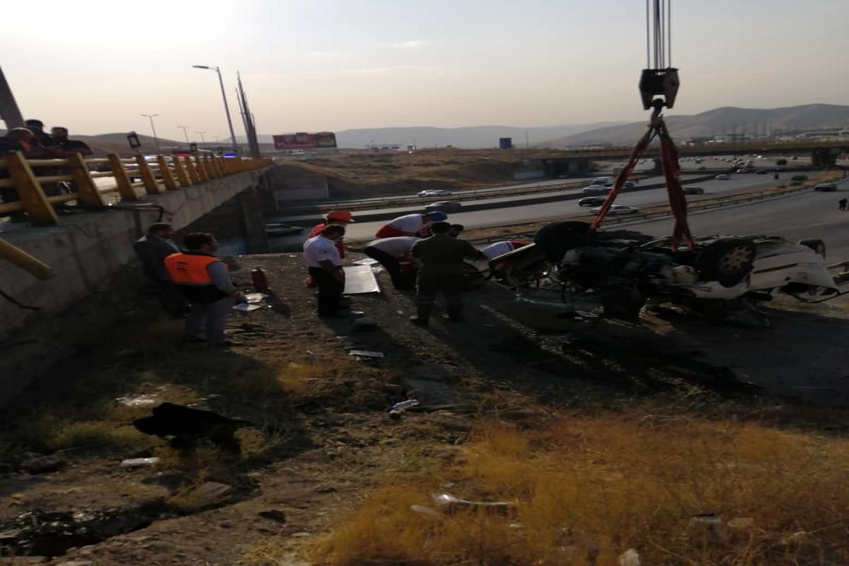 مرگ راننده ۲۰۶ بر اثر سقوط از پل آزادراه تهران - پردیس