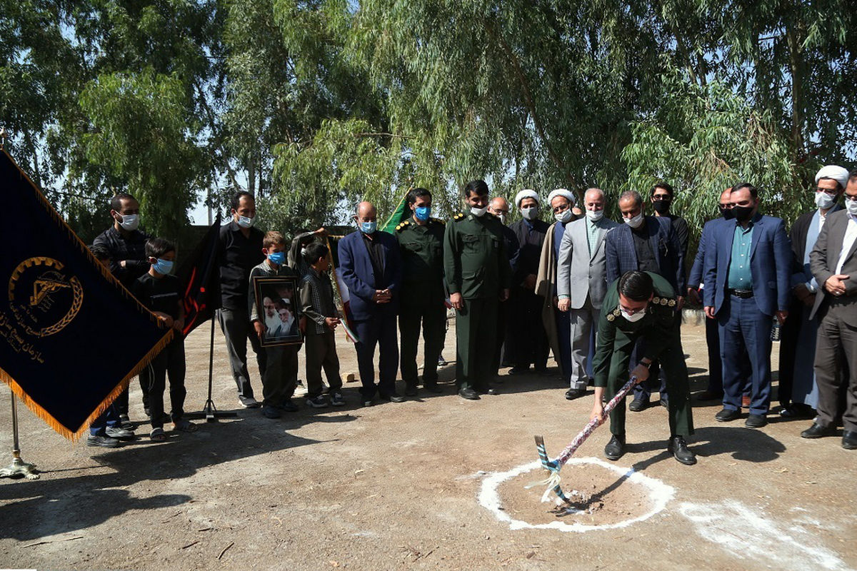 کلنگ ساخت مدرسه روستای چشمه شور به همت سپاه قم به زمین خورد