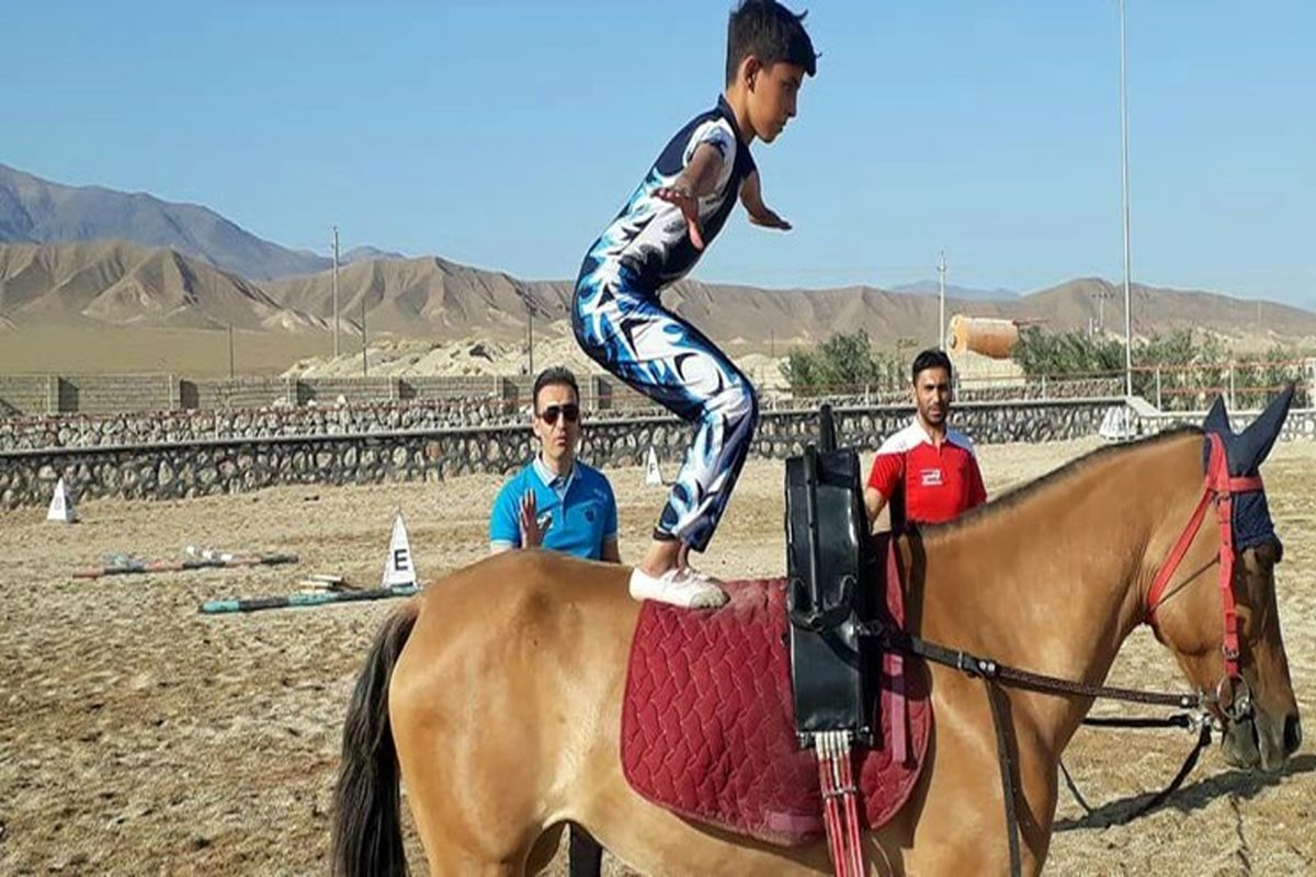 استارت رشته آکروبات ژیمناستیک روی اسب در ۱۶ استان کشور