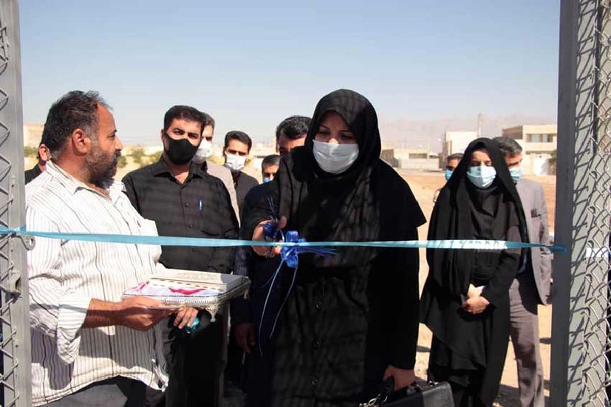 اولین چمن مصنوعی در حوزه شهری مهریز افتتاح شد
