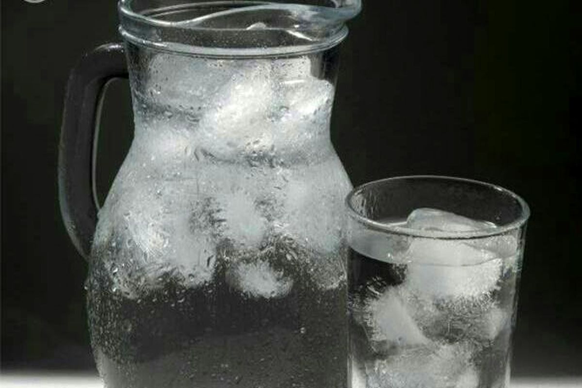 دردهایی که با نوشیدن آب سرد به سراغتان می‌آید!
