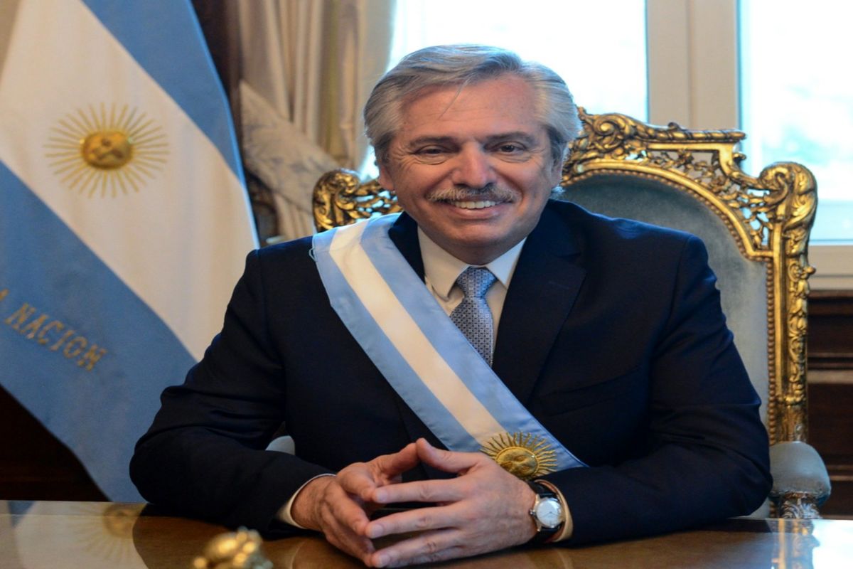 رئیس‌جمهور آرژانتین خواهان بازگشت مسی به وطن شد