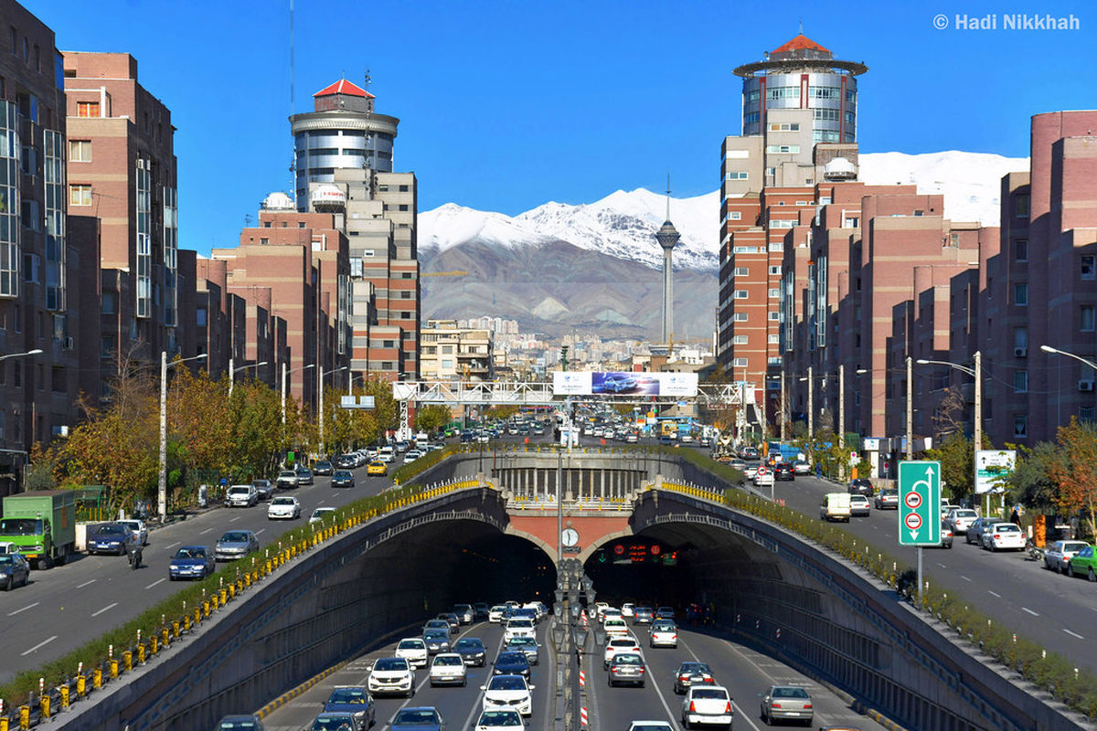 ترافیک شهر تهران نیم ساعت زودتر آغاز می‌شود