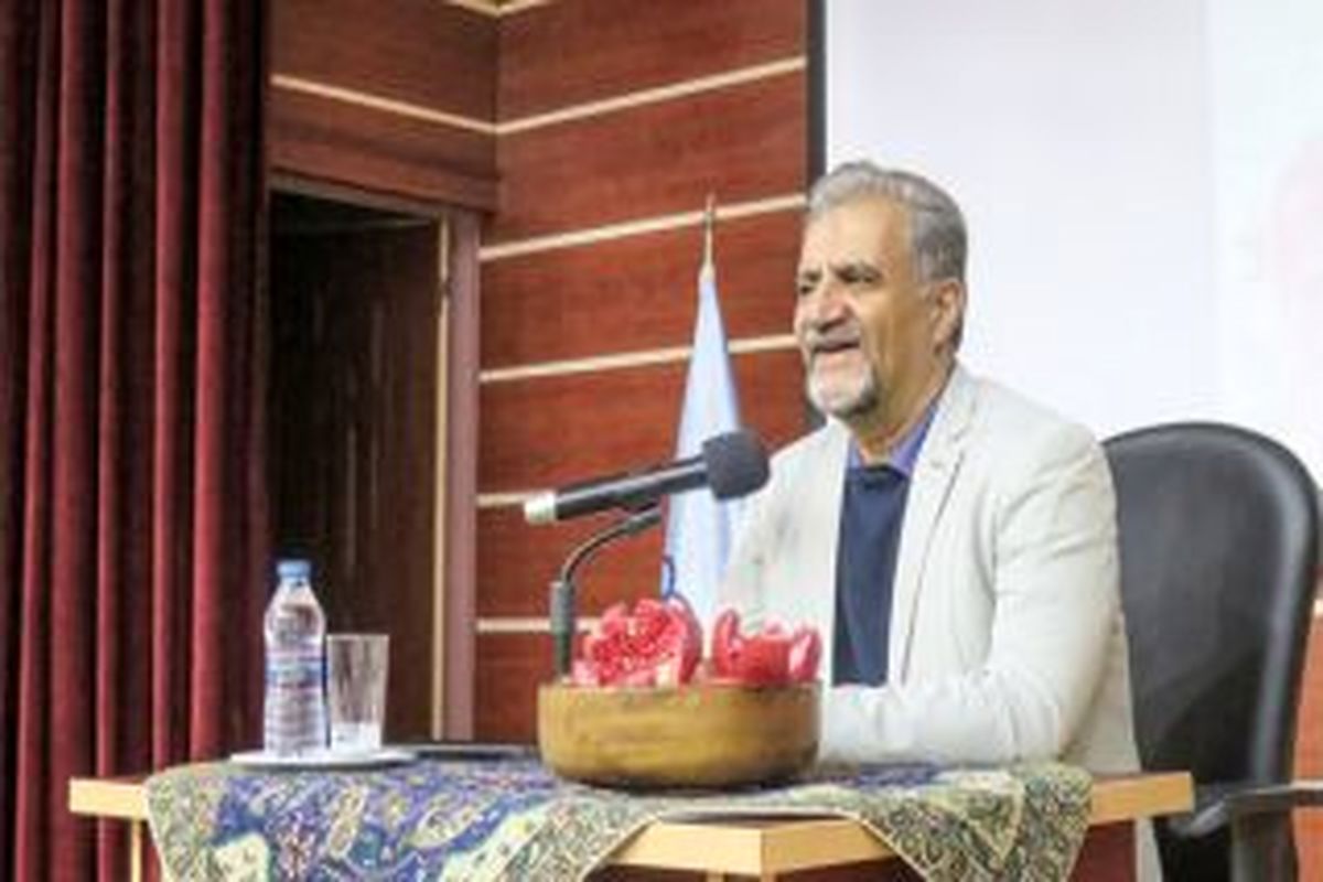 شاعر «صددانه یاقوت» به کودکان فارسی زبان «روز خوش» می گوید