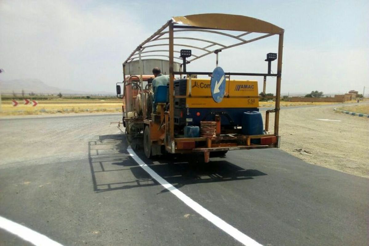 خط کشی ۱۶۵۰ کیلومتر و نصب ۱۰۰۰ شاخه گاردریل در محورهای مواصلاتی آذربایجان‌غربی