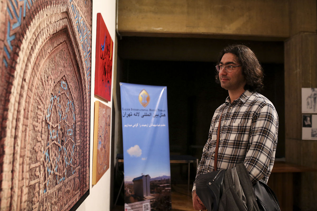 معرفی ۳۰۰ هنرمند شهید استان در نمایشگاه دفاع مقدس