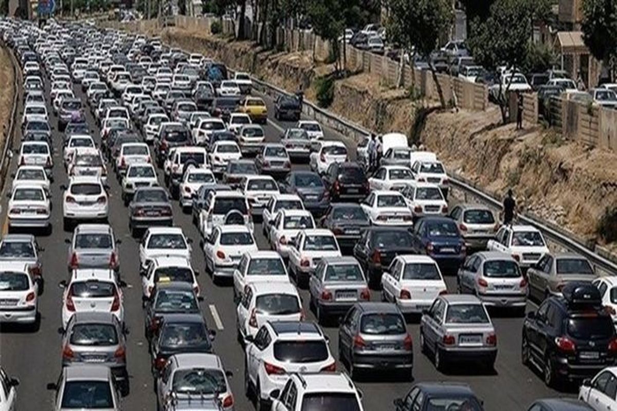 ترافیک سنگین در آزادراه قزوین-کرج-تهران/محور چالوس مسدود است