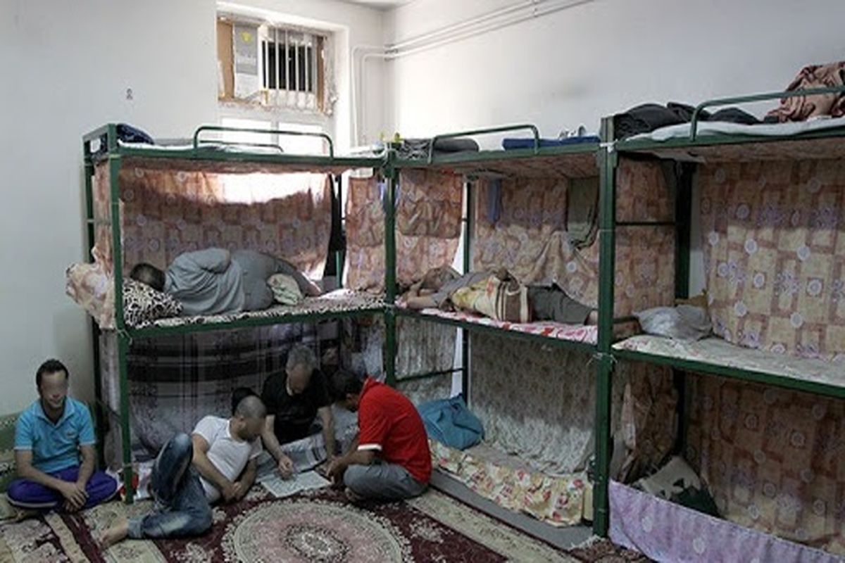زندانیان کف خوابی که پول برای اجاره تخت ندارند/سازمان زندان‌ها: کف خواب نداریم!