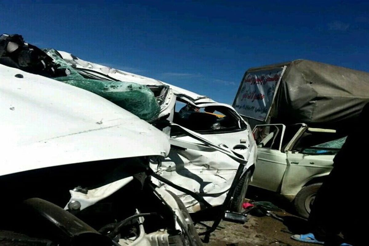 تصادف زنجیره‌ای در خیابان امیرکبیر تهران