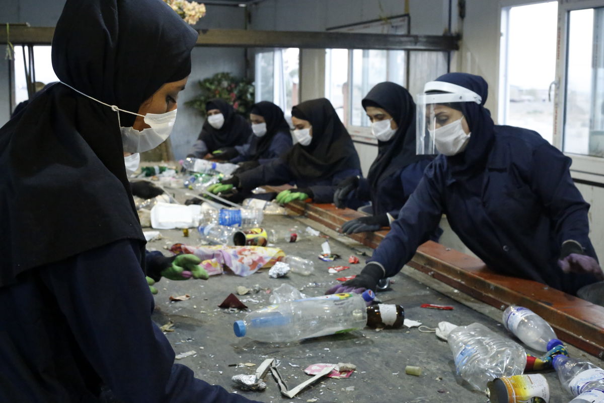 افتتاح نخستین دستگاه سورت بازیافت زباله خشک در فارس