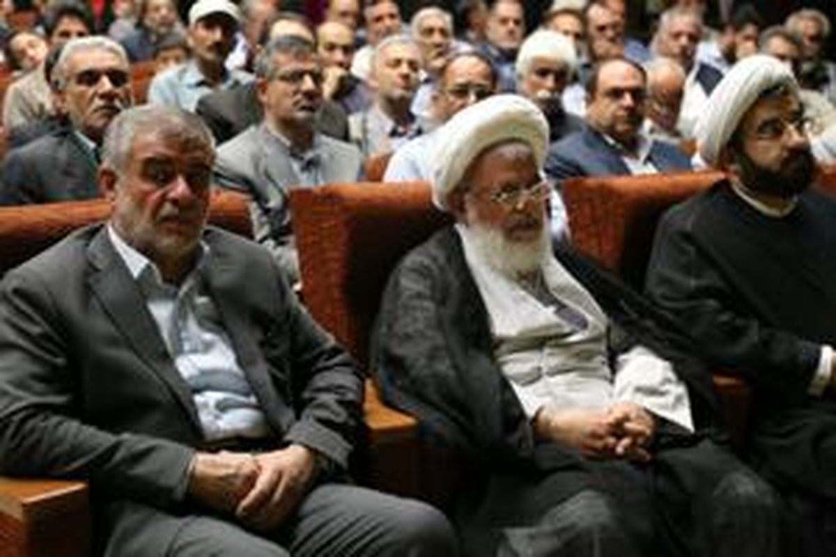 پیام تسلیت  نماینده ولی فقیه در استان به ‌مناسبت درگذشت مادر نماینده یزد و اشکذر در مجلس