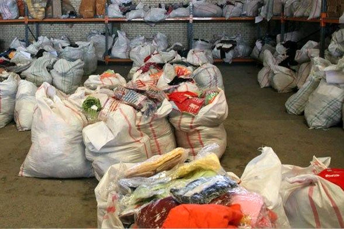 کشف بیش از ۲۷ میلیارد ریال لباس قاچاق توسط پلیس یزد