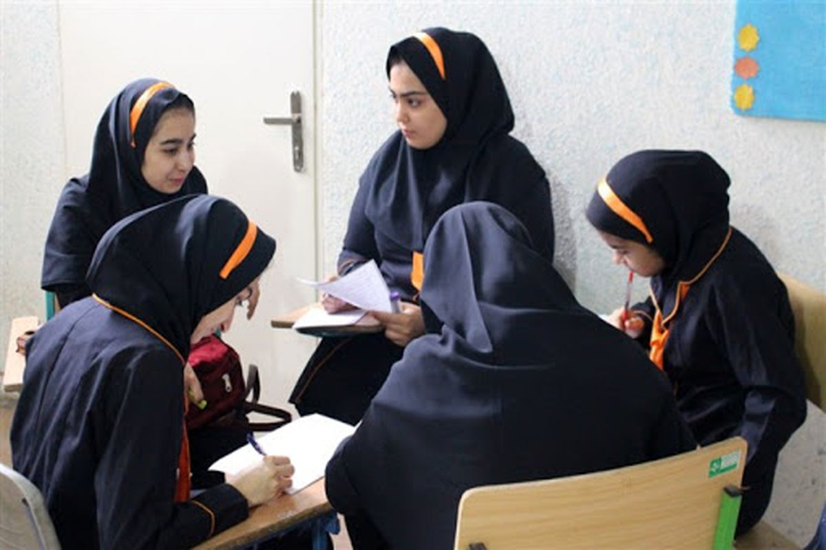 دانش‌آموزان نهاوندی رتبه سوم کشور در «لیگ علمی پیشگامان ایران اسلامی» را کسب کردند