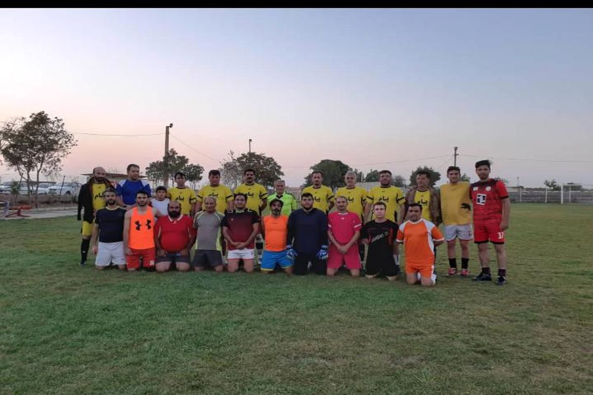 تیم فوتبال طلایه داران بوئین‌زهرا برای قهرمانی مجدد به میدان رفت