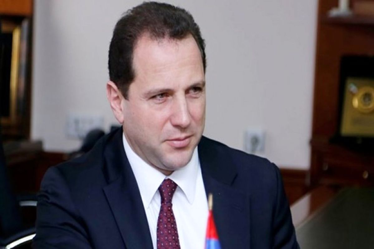 وزیر دفاع ارمنستان استعفا کرد