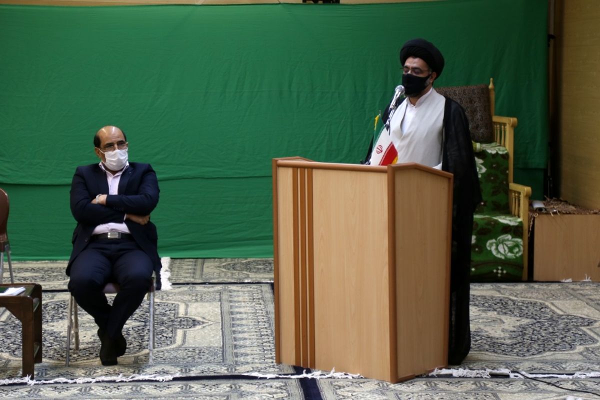 مسئولان یزد اجرای کامل طرح مدارس امین در دارالعباده را حمایت کنند