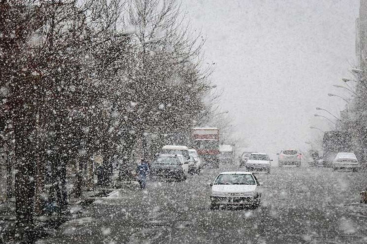 بارش برف در شهر قزوین آغاز شد
