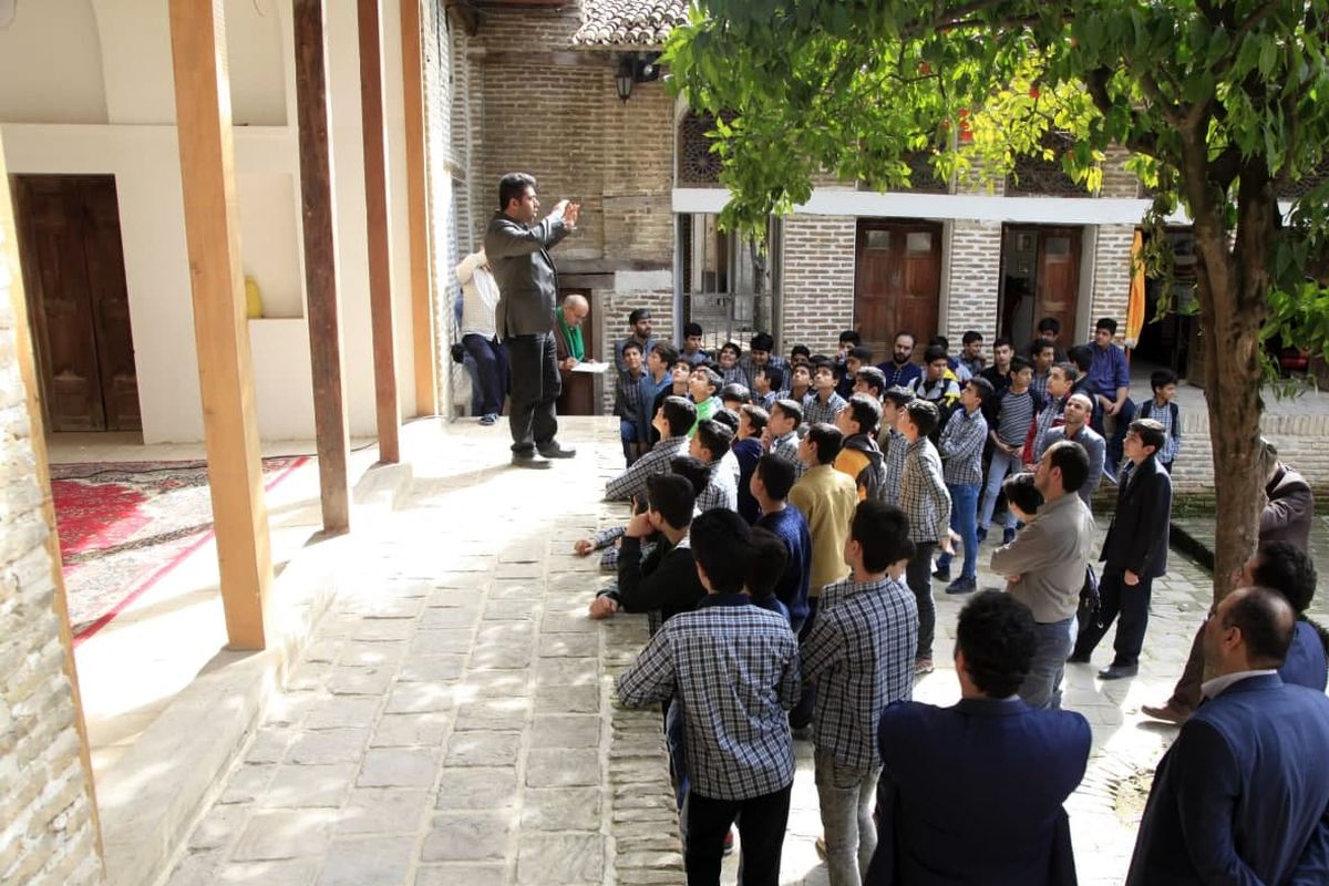 اعطای تسهیلات کم‌بهره به راهنمایان گردشگری و مؤسسات آموزشی گردشگری استان گلستان