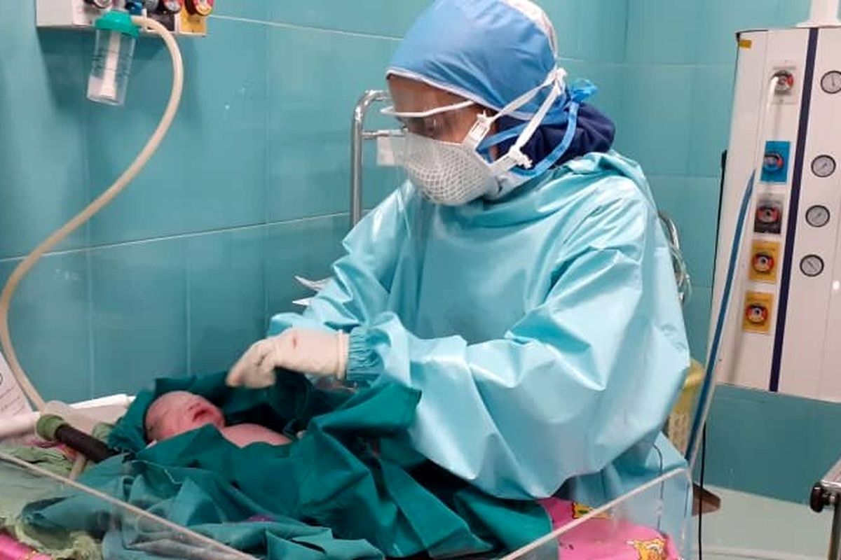 تولد نوزاد سالم از مادر کرونایی در آی‌سی‌یو
